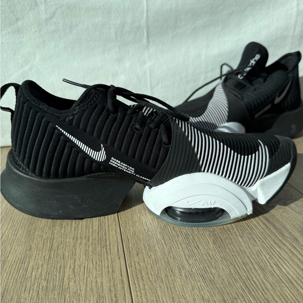 Like new Nike superrep- women’s size 9